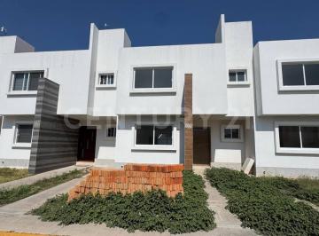Casa · 124m² · 3 Recámaras · 2 Estacionamientos · Casa en Bosques de San Juan con Acceso a Casa Club, Sjr, Qro