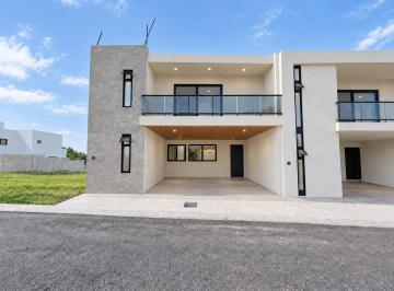 Casa · 227m² · 4 Recámaras · 2 Estacionamientos · Casa en Venta en Lomas del Mediterráneo en Riviera Veracruzana Alvarado Veracruz
