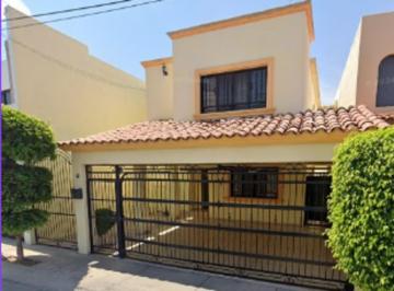 Casa de 4 habitaciones, Hermosillo · Venta de Casa en Fraccionamiento Los Portales Hermosillo Sonora