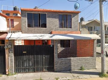 Casa de 3 habitaciones, Cuautitlán Izcalli · Casa de 100 m² con 3 Recámaras en Venta en Jardines de La Hacienda
