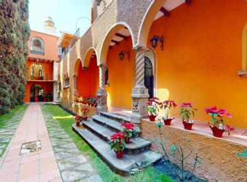 Casa de 8 habitaciones, Coyoacán · Casa en Venta en Colonia del Carmen Coyoacán