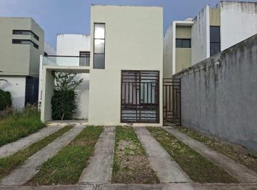 Casa de 3 habitaciones, Mérida · Casa en Renta en Floresta Residencial