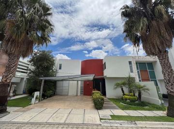 Casa de 4 habitaciones, San Andrés Cholula · Casa en Venta en Residencial San Ángel | Zona Vía Atlixcáyotl, Puebla