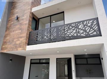 Casa · 212m² · 3 Recámaras · Venta de Casa en La Antigua Cementera, Puebla, Tres Recamaras con Baño Completo y Fami Room con Baño