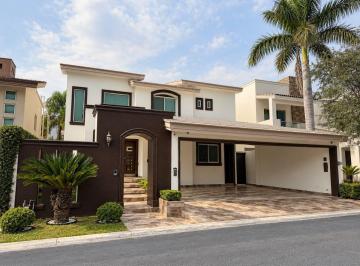 Casa de 4 habitaciones, Monterrey · Casa en Venta en Monterrey Carretera Nacional Privada Jacarandas
