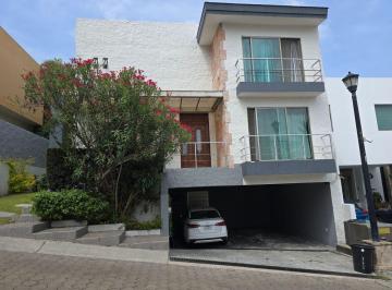Casa en condominio de 4 habitaciones, Zapopan · Casa Venta en Condominio Virreyes 4 Recámaras, Terraza y Jardín