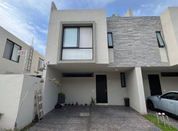 fb9adea455e0d6483861c24b640d0fe2c3fcf5d9a8bf3ab6c79ace4a1a021649 · Casa en Venta en Coto Residencial Boskia, Zapopan – 3 Niveles y 3 Recámaras