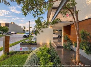 8775431b1d617cc52da3df1b9a559b6a250f34fbc2ae17ec59a0f71691e11aee · Casa de Lujo a La Venta en Puerta Plata Remodelada