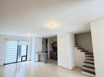 Casa de 4 habitaciones, Corregidora · Casa en Renta en El Condado con 4 Recamaras + 1 Estudio