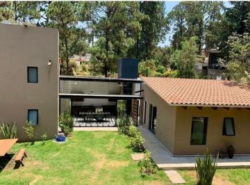 Casa de 6 habitaciones, Valle de Bravo · Hermosa Casa Bosque Avandaro con Una Ubicación Privilegiada