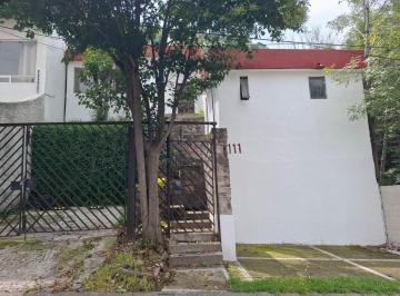 Casa de 4 habitaciones, Atizapán de Zaragoza · Amplia Residencia en Las Arboledas, Atizapán: 4 Recámaras, Jardín y Seguridad 24