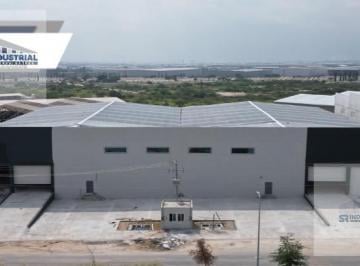 Bodega comercial · 2950m² · 16 Estacionamientos · Nave Industrial en Renta en Santa Catarina