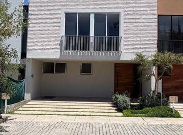 Casa de 3 habitaciones, Zapopan · Casa en Venta, Solares Residencial, Zapopan.