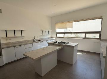 Casa de 3 habitaciones, Monterrey · Casa en Renta en Carretera Nacional
