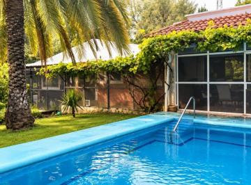 Quinta de 3 habitaciones, Monterrey · Quinta en Monterrey de 2420 m² en Venta