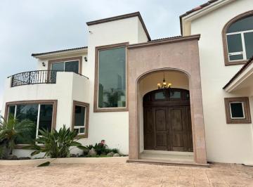Casa de 5 habitaciones, Monterrey · Bosques de Valle Alto Casa en Venta con 5 Recamaras, Recamara en Planta Baja