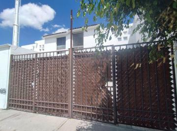 Casa de 3 habitaciones, Corregidora · Casa en Renta en Misión Mariana a 5 Minutos de Plaza Candiles