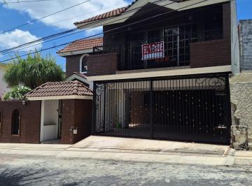 Casa · 396m² · 3 Recámaras · 2 Estacionamientos · Casa en Contry La Silla