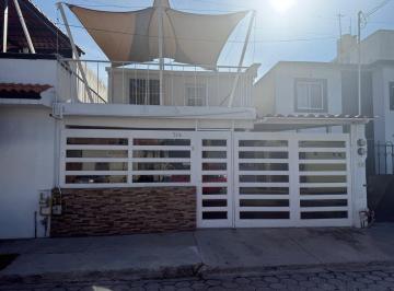 Casa · 154m² · 3 Recámaras · 1 Estacionamiento · Casa en Venta - (4)