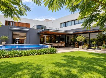 Casa de 4 habitaciones, Zapopan · Casa en Venta | Bugambilias Zapopan