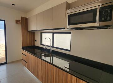 Casa · 84m² · 2 Recámaras · 4 Estacionamientos · Casa en Venta en Mérida, Tixcacal Entrega Inmediata
