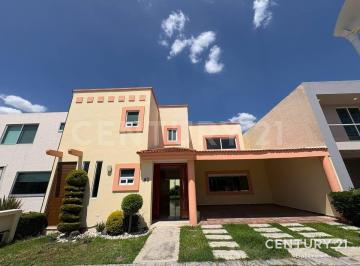 7540b6060986ee1d3a23cb65a2ebb9f52e784f4aa9d939520527242ed41e88a6 · Casa con Jardín en Villas Quetzalcóatl, San Pedro Cholula