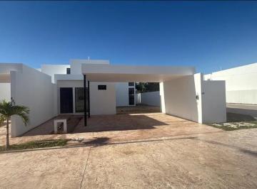 Casa · 136m² · 2 Recámaras · 2 Estacionamientos · Casa en Priv Campocielo, Dzitya