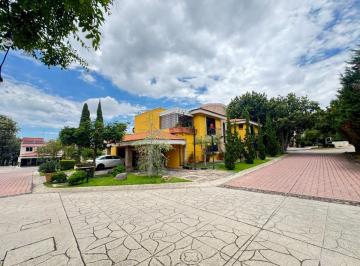 Casa en condominio de 4 habitaciones, Zapopan · Casa en Venta con Jardin y Habitacion en Planta Baja