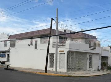 Casa uso de suelo · 185m² · 2 Recámaras · 2 Estacionamientos · Casa con Uso de Suelo en Renta en Monterrey