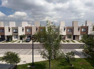 Casa en condominio de 3 habitaciones, El Marqués · Casa en Renta en Rincones del Marques