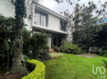 Casa · 606m² · 5 Recámaras · 6 Estacionamientos · Casa Duplex en Venta con Uso Habitacional | Comercial
