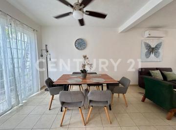 Casa · 92m² · 3 Recámaras · 2 Estacionamientos · Casa en Renta 3 Recámaras | Amueblada | Villa Marino | Av 135
