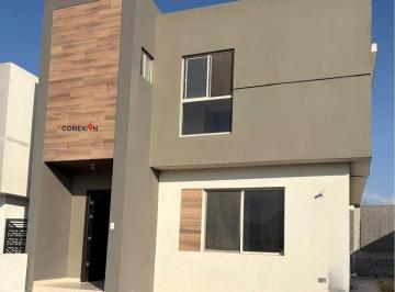 56bbb536497ae41a99a0eea44007bcde8eb89c6d9ce4e3b2e2998ca9a27e73e4 · Casa en Venta en Esquina y con Terreno Excedente en Saltillo | Equipada