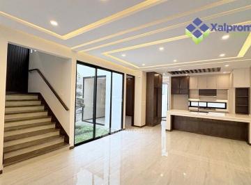 39941d61ae6e8bfb9fd1ba706618412dd29dc9e3eaca109f52c75ea1278d5f47 · Hermosa Casa en Venta en Fraccionamiento Privado