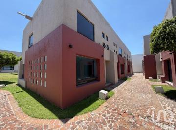 Casa · 122m² · 2 Recámaras · 2 Estacionamientos · Casa en Renta en Morillotla Puebla