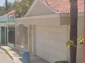 Casa de 5 habitaciones, Tonalá · Casa de 500 m² con 5 Recámaras en Venta en Pueblo Puente Grande