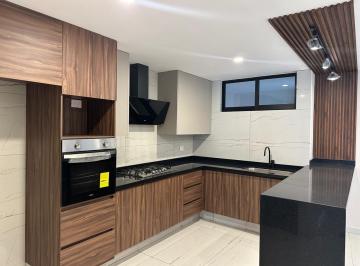 Casa · 290m² · 4 Recámaras · 2 Estacionamientos · Casa en Venta en La Cementera, Puebla