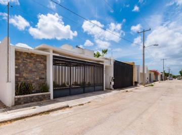 Casa de 3 habitaciones, Conkal · Renta Casa de Una Planta Amueblada y con Piscina Fuera de Privada en Conkal