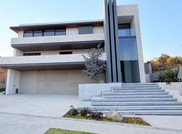 Casa de 4 habitaciones, Atizapán de Zaragoza · Casa de 850 m² con 4 Recámaras en Venta en Rancho San Juan