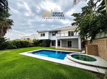 Casa · 800m² · 4 Recámaras · 4 Estacionamientos · Residencia Dentro de Exclusivo Real Las Quintas, 4 Habitaciones, Alberca y Jardin