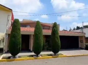 Casa en condominio · 363m² · 3 Recámaras · 4 Estacionamientos · Casa en Venta en Metepec Club San Carlos