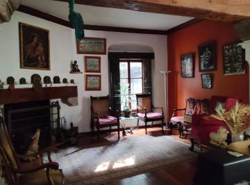 Casa · 2400m² · 3 Recámaras · 10 Estacionamientos · Casa en Coyoacan