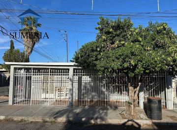 01084aba13ba90ca6c407abe2054175a4cf78cafcd6f8efc2083bbe5a744bed0 · Casa de Una Sola Planta en Esquina