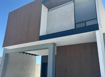 Casa · 296m² · 4 Recámaras · 2 Estacionamientos · Casa en Venta, Al Norte, Fracc Seterra