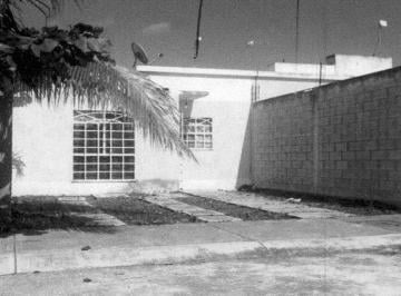 Casa de 2 habitaciones, Solidaridad · Se Vende Casa