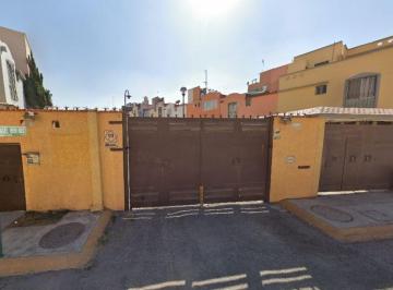 Casa de 3 habitaciones, Cuautitlán Izcalli · Casa de Remate en San Miguel Cuautitlan, Cerca de Plaza Cuautitlan