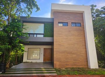Casa de 4 habitaciones, Solidaridad · Casa en Renta en Bosques de Bambú, Playa del Carmen | 4 Recámaras y Alberca Priv