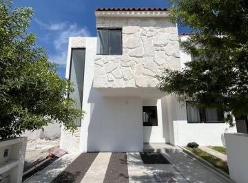 Casa de 4 habitaciones, El Marqués · Casa en Venta Cuidad Maderas