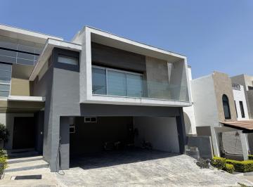 Casa · 427m² · 3 Recámaras · 3 Estacionamientos · Casa en Venta Lagos del Vergel, Monterrey, Carretera Nacional