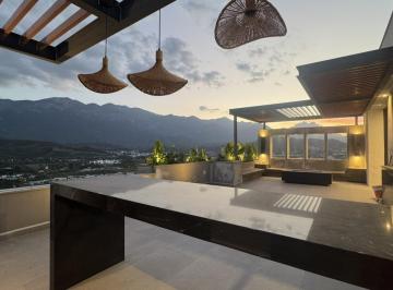 Casa · 490m² · 3 Recámaras · 3 Estacionamientos · Casa en Venta en Castaños del Vergel